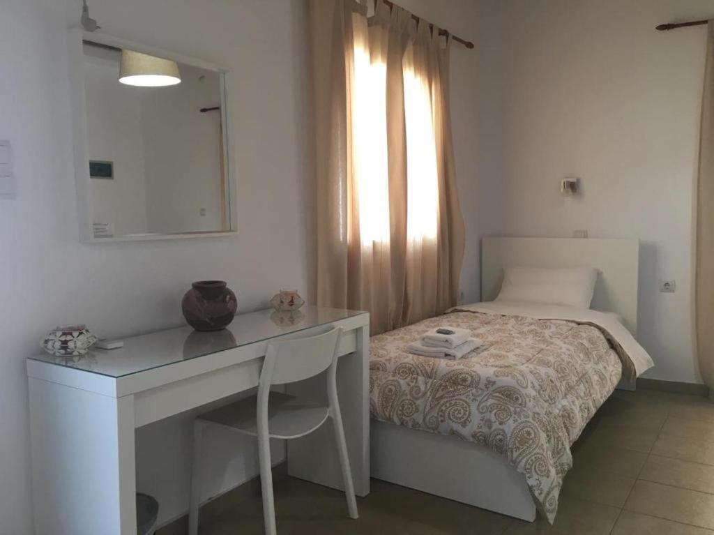 Maistrali Studio With Sea View Apartamento Lutró Exterior foto