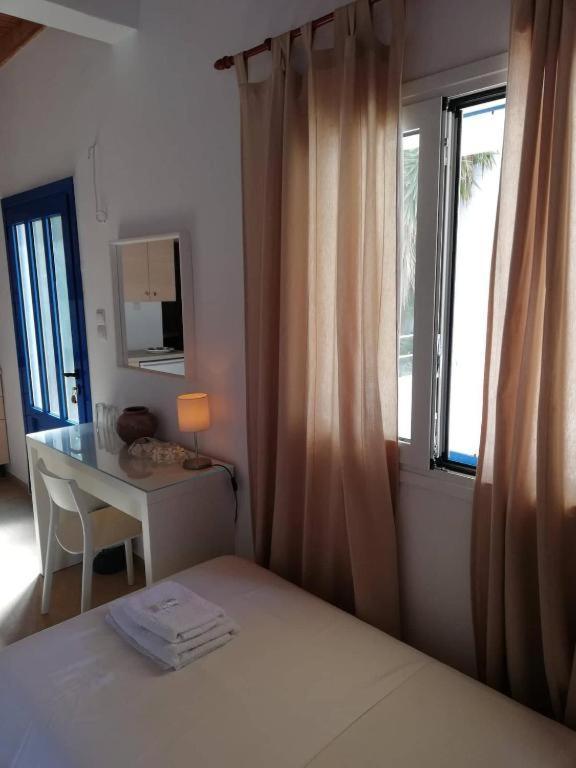 Maistrali Studio With Sea View Apartamento Lutró Exterior foto